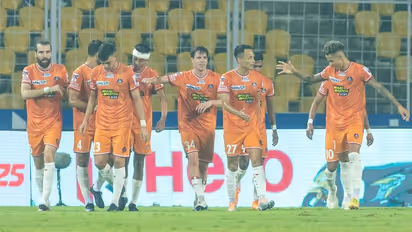 ഒന്നാമെത്താനുള്ള അവസരം കളഞ്ഞുകുളിച്ച് ബ്ലാസ്റ്റേഴ്സ്! എഫ്സി ഗോവയ്ക്കെതിരെ കൊമ്പന്മാര്ക്ക് തോല്വി