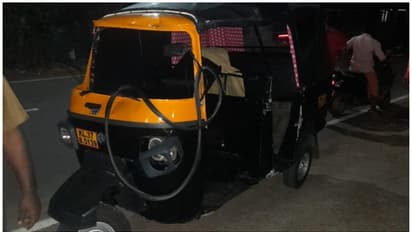 വഴിയാത്രിക്കാർക്ക് നേരെ ഓട്ടോ ഇടിച്ചുകയറി, നാലു വയസുകാരൻ മരിച്ചു; അച്ഛനും അമ്മയും ആശുപത്രിയിൽ