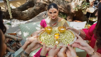 KL Rahul, Athiya Shetty's lovey-dovey photo will make your day; pictures from their pre-wedding ceremony out