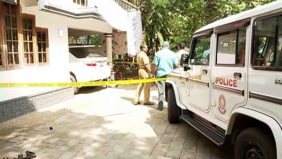 കുന്നംകുളത്ത് കൂട്ട ആത്മഹത്യ? അമ്മയുടെയും രണ്ട് മക്കളുടെയും മൃതദേഹങ്ങൾ കത്തിക്കരിഞ്ഞ നിലയിൽ