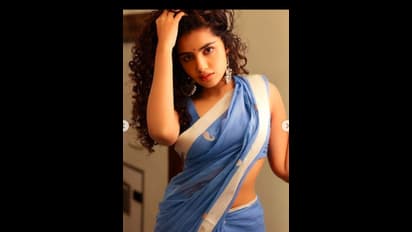 చిలిపితనం, అమాయకత్వం కలబోసిన వయ్యారాలతో అనుపమ ఫోజులు.. స్లీవ్ లెస్ బ్లౌజ్ అందాలు కెవ్వు కేక 