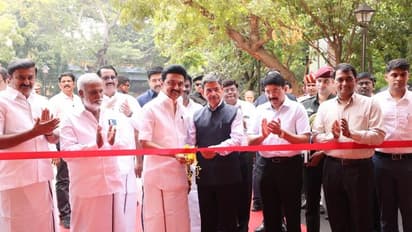 மகாத்மாகாந்தி நினைவு தினம்; கூட்டாக மரியாதை செலுத்திய ஆளுநர், முதல்வர்