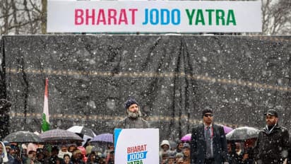 ಹಿಮಮಳೆಯಲ್ಲೇ ರಾಹುಲ್‌ ಗಾಂಧಿ ಭಾವುಕ ಭಾಷಣ, 'ಪ್ರೀತಿ ಪಾತ್ರರ ಕಳೆದುಕೊಂಡ ನೋವು ನನಗೆ ಗೊತ್ತಿದೆ'!