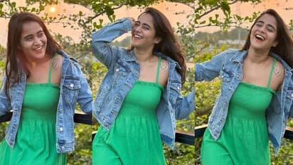 Deepthi Sunaina: అక్కడ కూడా టాటూ వేయించుకుంటారా దీప్తి... జాకెట్ బటన్స్ తీయడంతో మేటర్ లీక్!