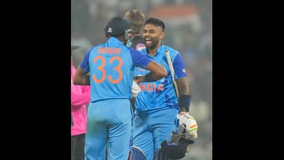 టాప్‌ లేపిన సూర్యకుమార్ యాదవ్.. ఇంకో హాఫ్ సెంచరీ కొడితే చాలు, వరల్డ్ రికార్డు బ్రేక్...