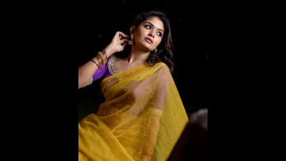 பிரம்மாண்ட இயக்குனரின் மகளுக்கு இவ்வளவு தான் சம்பளமா.... மாவீரனில் நடிக்க அதிதி வாங்கியது எவ்வளவு தெரியுமா?