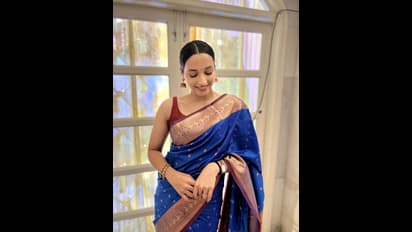 స్లీవ్ లెస్ బ్లౌజ్ లో ‘కేజీఎఫ్’ భామ అందాల విందు..  శ్రీనిధి కొంటె పోజులకు కుర్ర గుండెలు గల్లంతే..