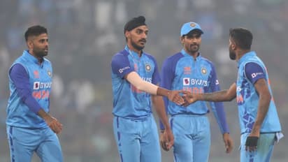 చిత్తుగా ఓడిన కివీస్.. టీమిండియా ఏకపక్ష విజయం.. సిరీస్ కైవసం..