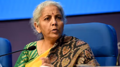 எங்க சூர்யாவை விடுதலை செய்யச் சொல்வது பீதியா இருக்கா?: நிர்மலா சீதாராமன் கேள்வி