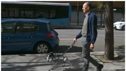 ഈ ഡോ​ഗ് റോബോട്ടിന് ചില പ്രത്യേകതകളുണ്ട്, എന്തൊക്കെയാണെന്നോ...?