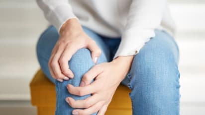  వీటివల్లే ఎముకల బలం తగ్గుతుంది