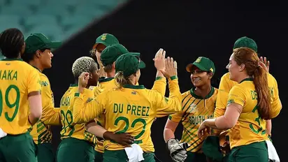 மகளிர் டி20 உலக கோப்பை: இங்கிலாந்துக்கு எதிரான 2வது அரையிறுதி போட்டியில் தென்னாப்பிரிக்காவிற்கு சாதகமான டாஸ் 