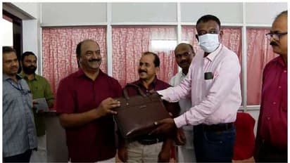 Kerala Budget 2023:അമിതഭാരം അടിച്ചേൽപ്പിക്കില്ല-ധനമന്ത്രി, തിരിച്ചടിയായി കടമെടുപ്പിൽ കേന്ദ്രത്തിന്റെ കടിഞ്ഞാൺ