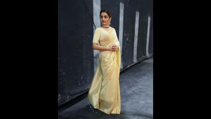 அழகான ராட்சசியே... மெல்லிய சேலையில் மெருகேறிய அழகுடன் கியூட் போஸ் கொடுத்த திரிஷா - டிரெண்டாகும் போட்டோஸ்