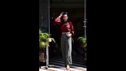 கே.ஜி.எஃப் 2-வில் ராக்கி பாயை ஸ்கெட்ச் போட்டு தூக்கிய ரவீனாவா இது... வைரலாகும் மாடர்ன் லுக் போட்டோஸ்