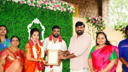 மனைவியுடன் சேர்ந்து... மக்கள் செல்வன் விஜய்சேதுபதி நடத்திய முதல் சுயமரியாதை திருமணம்! புகைப்படங்கள்..!