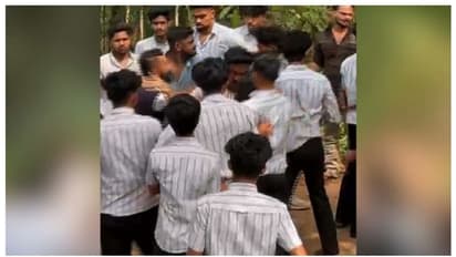 പാര്‍ക്കിംഗിനെ ചൊല്ലി തര്‍ക്കം; മുക്കം എംഇഎസ് കോളേജില്‍ സംഘര്‍ഷം, വിദ്യാര്‍ത്ഥിക്ക് വെട്ടേറ്റു