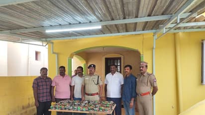 156 கிலோ கஞ்சா சாக்லேட்டுகள் பறிமுதல்... காவல்துறையினருக்கு கோவை கண்காணிப்பாளர் பாராட்டு!!