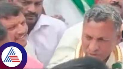 ಪ್ರಜಾಧ್ವನಿಯಾತ್ರೆಯಲ್ಲಿ ಮುನಿಯಪ್ಪ ಮುನಿಸು; ಡಿಕೆಶಿ ವಿರುದ್ಧ ಬೆಂಬಲಿಗರ ಆಕ್ರೋಶ