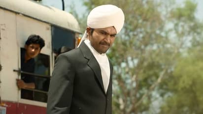 பாக்ஸ் ஆபிசில் பட்டையை கிளப்பும் தனுஷின் 'வாத்தி'..! முதல் நாள் வசூலே இத்தனை கோடியா?