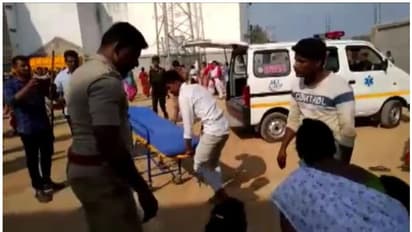 സൗജന്യ സാരി, മുണ്ട് വിതരണം; തിരക്കിൽപ്പെട്ട് നാല് സ്ത്രീകൾക്ക് ദാരുണാന്ത്യം, 11 പേർക്ക് പരിക്ക്