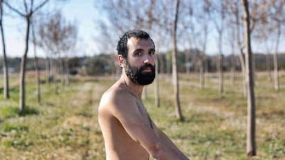 ന​ഗ്നനായി നടക്കാൻ യുവാവിന് അവകാശമുണ്ട്, പിഴ ചുമത്താനാകില്ല, ന​ഗ്നനായി നടന്ന യുവാവിനെ പിന്തുണച്ച് കോടതി