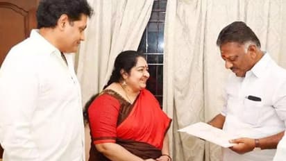 போயஸ் கார்டன் சென்ற ஓபிஎஸ் இளைய மகன்.. ஜெயவேதாவிற்கு நகை அணிவித்து வாழ்த்திய ஜெயபிரதீப்.. வைரல் போட்டோ.!