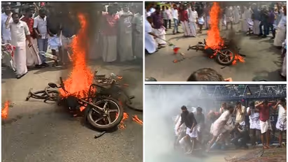 ഇരുചക്ര വാഹനം പെട്രോഴൊഴിച്ച് കത്തിച്ച് പ്രതിഷേധം; ഇന്ധന സെസിൽ നിയമസഭയിലേക്ക് യൂത്ത് കോൺഗ്രസ് മാർച്ച്