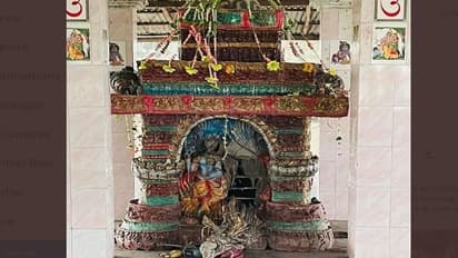 14 హిందూ దేవాలయాలపై దాడి.. విగ్రహాలను ధ్వంసం చేసి, రోడ్డుపై పడేసి.. బంగ్లాదేశ్లో ఘటన