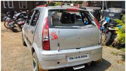 ചില്ലുകൾ തകർന്നനിലയിൽ റോഡരികിൽ ഉപേക്ഷിച്ച നിലയിൽ കാർ, ഉള്ളിൽ വെട്ടുകത്തി; കസ്റ്റഡിയിലെടുത്ത് പൊലീസ്