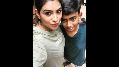 பிக்பாஸ் மகேஸ்வரிக்கு இவ்வளவு பெரிய மகனா?வெளியான புகைப்படம்.. ஆச்சர்யப்படும் ரசிகர்கள்!