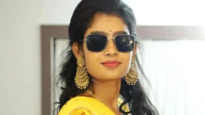 மஞ்ச காட்டு மைனாவை போல் மாறி... கியூட் உடையில் கூல் போஸ் கொடுத்த பிக்பாஸ் ஜனனி! லேட்டஸ்ட் போட்டோ ஷூட்!