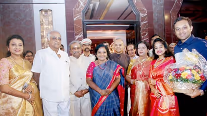 தயாரிப்பாளர் அபிராமி ராமநாதன் இல்லதிருமண வரவேற்பு..! அரசியல் தலைவர்கள் பிரபலங்கள் நேரில் வாழ்த்து!