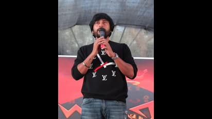 ஆர்.ஜே.பாலாஜி, ஜிவி பிரகாஷ் அணிந்திருந்த டீ-சர்ட் விலை இத்தனை லட்சமா..! அப்படி அதுல என்ன ஸ்பெஷல்?