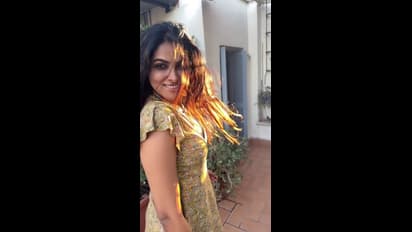 మునిపంటితో పెదవులు కొరుకుతూ.. బాబోయ్ అంత విరహం ఏంటి దివి.. టెంప్ట్ చేసేలా ఫోజులు వైరల్