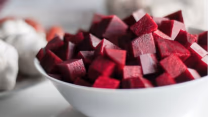 രക്തത്തിലെ പഞ്ചസാരയുടെ അളവ് കുറയ്ക്കാന്‍ ബീറ്റ്റൂട്ട്; അറിയാം മറ്റ് ഗുണങ്ങള്‍... 