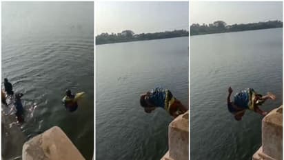 സാരി ഉടുത്ത് നദിയിലേക്ക് എടുത്ത് ചാടുന്ന സ്ത്രീകള്; അതിശയപ്പെടുത്തുന്ന വൈറല് വീഡിയോ !