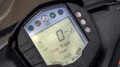 പുതിയ ബൈക്ക്, ഓഡോ മീറ്റര് കേബിളില്ല; തട്ടിപ്പ് കൈയ്യോടെ പൊക്കി എംവിഡി. ഡീലര്ക്ക് 1.03 ലക്ഷം രൂപ പിഴ