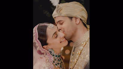 Let's decode Kiara Advani’s bridal makeup and attire; all brides-to-be must read this 