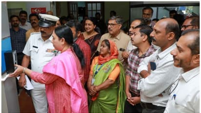  മാസത്തില്‍ 300 മിനുട്ട് വരെ വൈകാം, പിന്നെ വൈകിയാല്‍ കാശ് പോകും; ഒടുവില്‍ വയനാട് കലക്ടറേറ്റിലും പഞ്ചിങ്  