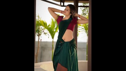 ఒళ్లు విరుచుకుంటూ.. నాభీ సొగసుతో కవ్విస్తున్న శ్రద్ధా దాస్.. వొంపుసొంపులతో మతులు పోగొడుతోందిగా!