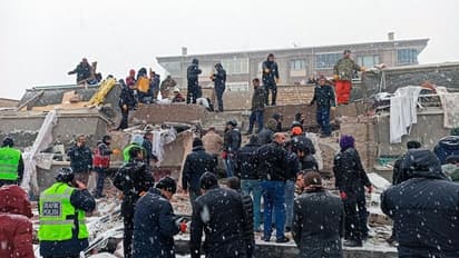 துருக்கி மற்றும் சிரியாவில் நிலநடுக்கம்... 11,000-ஐ தாண்டியது உயிரிழந்தோர் எண்ணிக்கை!!