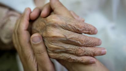 ചാരിറ്റി സംഘടനയിൽനിന്ന് ധനസഹായം വാഗ്ദാനം നൽകി വയോധികയുടെ സ്വർണം അപഹരിച്ചു