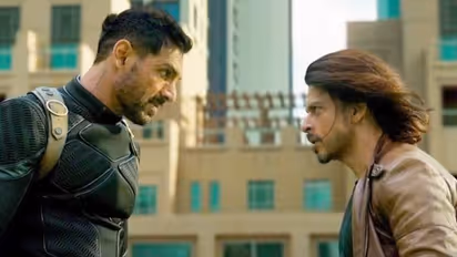 Burj Khalifa shut down for the FIRST time for Shah Rukh Khan's Pathaan