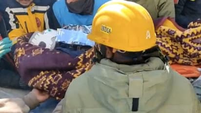 തുർക്കിയിൽ തകർന്നടിഞ്ഞ കെട്ടിടത്തിനുള്ളിൽ നിന്ന് ആറുവയസ്സുകാരിയെ രക്ഷിച്ച് ഇന്ത്യൻ സംഘം -വീഡിയോ