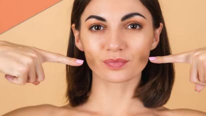 മുഖത്തെ കറുത്ത പാടുകളെ അകറ്റാന് അടുക്കളയിലുള്ള ഈ വസ്തുക്കള് ഇങ്ങനെ ഉപയോഗിക്കാം...