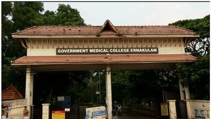 'കുഞ്ഞിനെ ഏറ്റെടുക്കാൻ കഴിയില്ല'; വ്യാജ ജനന സർട്ടിഫിക്കറ്റ് കേസില്‍ ശിശുക്ഷേമ സമിതിയില്‍ ഹാജരായി അമ്മ