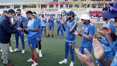 அடுத்தடுத்து அவுட்டான கோலி, சூர்யகுமார் யாதவ்: அறிமுக போட்டியிலேயே சொதப்பிய ஸ்கை!