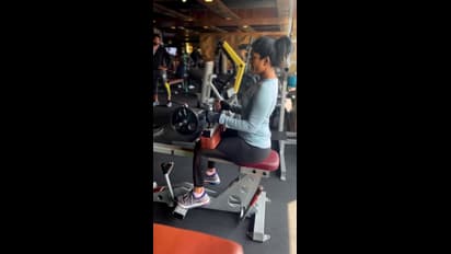 హాట్ షేపుల కోసం చెమటలు చిందిస్తున్న తెలుగు బ్యూటీ..  ఒళ్ళు గగుర్పొడిచేలా ఈషా రెబ్బా వర్కౌట్స్ 