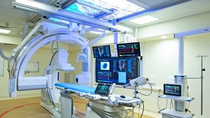 തലച്ചോറിലെയും നട്ടെല്ലിലെയും സങ്കീർണ രോഗങ്ങൾ ചികിത്സിക്കാൻ ന്യൂറോഇന്റർവെൻഷനൽ റേഡിയോളജി